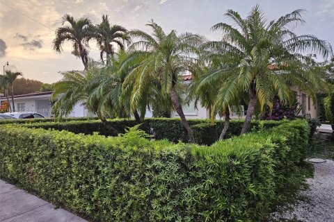 Casa en venta en Coral Gables, Florida, 2 dormitorios, 114.08 m2 № 1229064 - foto 4