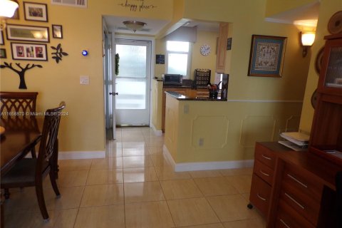 Condo in Aventura, Florida, 2 bedrooms  № 1364211 - photo 19