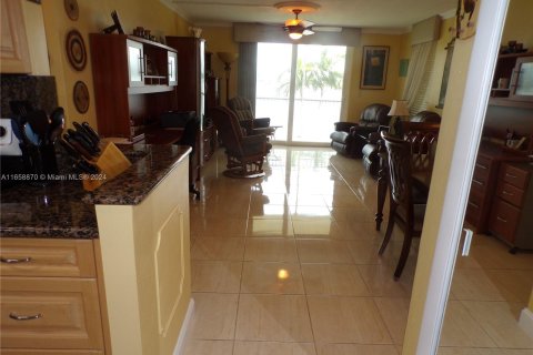 Copropriété à vendre à Aventura, Floride: 2 chambres, 100.61 m2 № 1364211 - photo 21