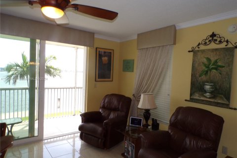 Condo in Aventura, Florida, 2 bedrooms  № 1364211 - photo 10