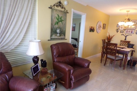 Condo in Aventura, Florida, 2 bedrooms  № 1364211 - photo 15