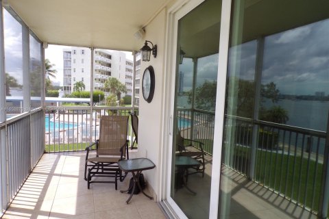 Copropriété à vendre à Aventura, Floride: 2 chambres, 100.61 m2 № 1364211 - photo 9