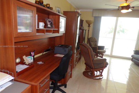 Condo in Aventura, Florida, 2 bedrooms  № 1364211 - photo 14