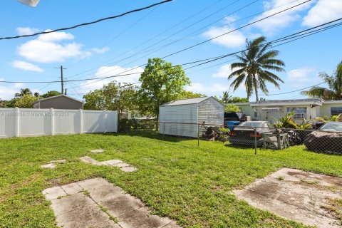 Villa ou maison à vendre à West Park, Floride: 2 chambres, 75.25 m2 № 1377377 - photo 13