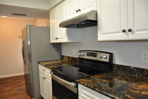 Condominio en venta en Orlando, Florida, 2 dormitorios, 115.94 m2 № 942164 - foto 3