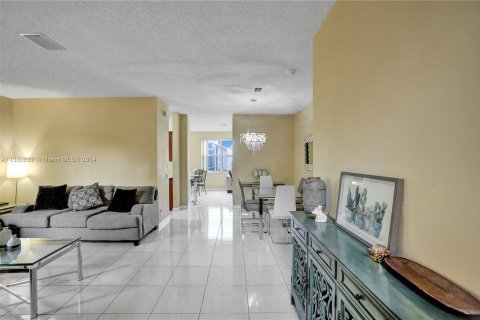 Villa ou maison à vendre à Weston, Floride: 5 chambres, 199.18 m2 № 1101372 - photo 23