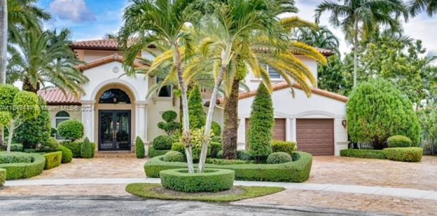 Villa ou maison à Miami Lakes, Floride 5 chambres, 287.35 m2 № 1101323