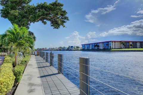 Condo in Hillsboro Beach, Florida, 2 bedrooms  № 1290720 - photo 23