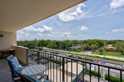 Condo in West Palm Beach, Florida, 2 bedrooms  № 585982 - photo 5