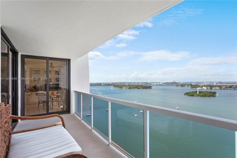 Condo in Miami Beach, Florida, 2 bedrooms  № 1316318 - photo 16