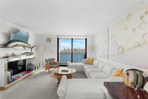 Condominio en venta en Miami Beach, Florida, 2 dormitorios, 133.78 m2 № 1316318 - foto 2