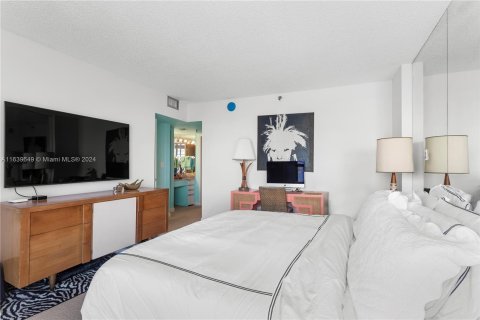 Condo in Miami Beach, Florida, 2 bedrooms  № 1316318 - photo 11