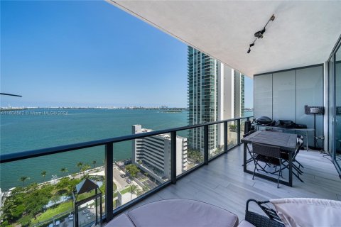 Condo in Miami, Florida, 2 bedrooms  № 1365296 - photo 12