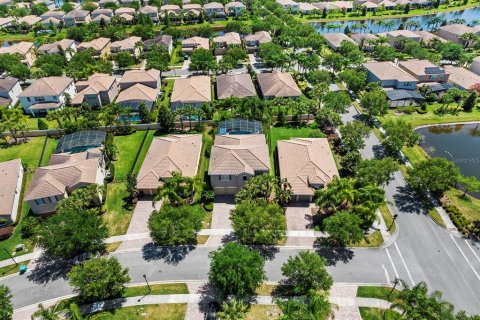 Villa ou maison à vendre à Orlando, Floride: 4 chambres, 278.71 m2 № 1134130 - photo 2