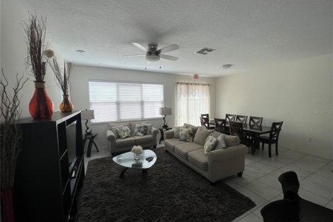 Touwnhouse à vendre à Kissimmee, Floride: 4 chambres, 165.55 m2 № 1244557 - photo 5