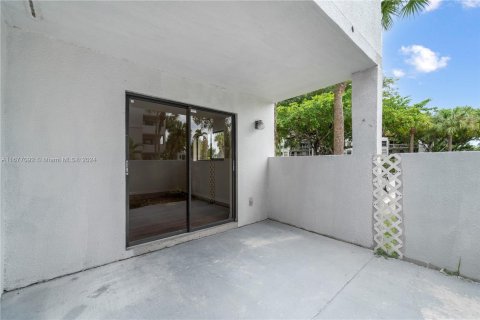 Copropriété à vendre à Miami, Floride: 3 chambres, 107.02 m2 № 1402742 - photo 11