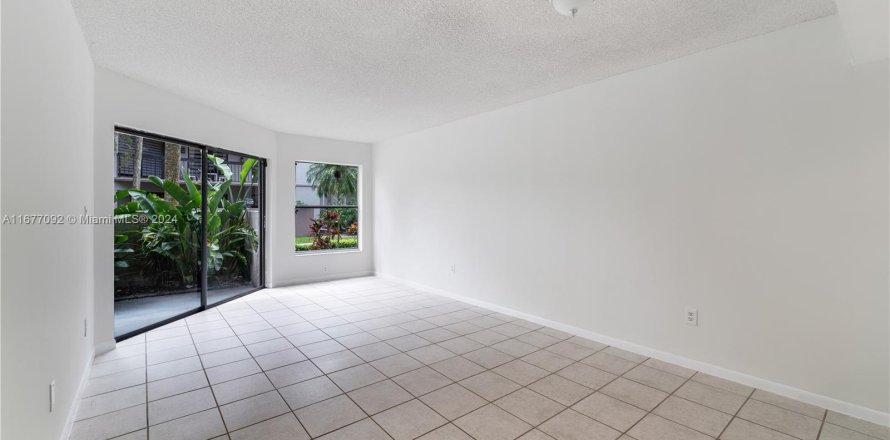 Condo à Miami, Floride, 3 chambres  № 1402742