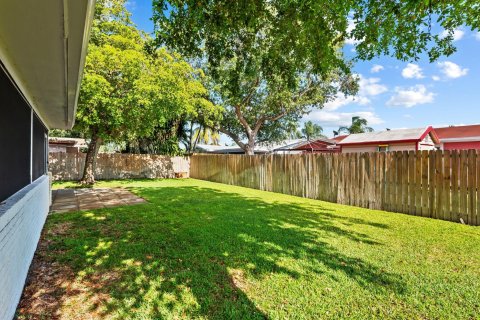 Villa ou maison à vendre à Fort Lauderdale, Floride: 2 chambres, 120.22 m2 № 1168511 - photo 2