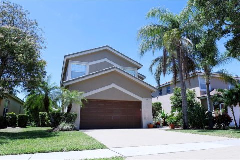 House in Parkland, Florida 4 bedrooms, 189.15 sq.m. № 1167995 - photo 1