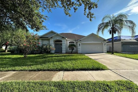 Villa ou maison à louer à Valrico, Floride: 4 chambres, 241.08 m2 № 1369584 - photo 1