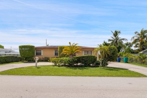 Villa ou maison à vendre à Miami Gardens, Floride: 3 chambres, 131.55 m2 № 1380261 - photo 3