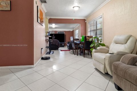 House in Miami Gardens, Florida 3 bedrooms, 131.55 sq.m. № 1380261 - photo 7