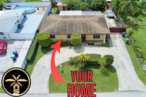 House in Miami Gardens, Florida 3 bedrooms, 131.55 sq.m. № 1380261 - photo 1