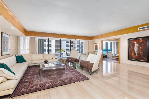 Condominio en venta en Bal Harbour, Florida, 2 dormitorios, 235.97 m2 № 1161463 - foto 3