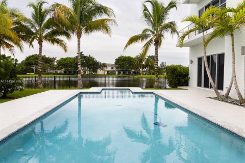 Casa en venta en Weston, Florida, 5 dormitorios, 516.72 m2 № 781449 - foto 2