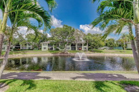 Condo in Palm Beach Gardens, Florida, 2 bedrooms  № 1228842 - photo 27