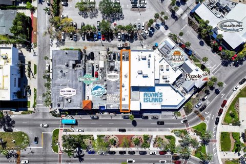 Commercial property in Sarasota, Florida 154.68 sq.m. № 1108356 - photo 9