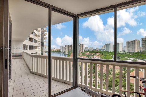 Condominio en venta en Aventura, Florida, 3 dormitorios, 141.21 m2 № 1316062 - foto 17