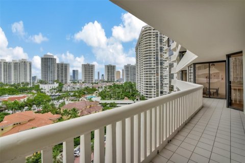 Condominio en venta en Aventura, Florida, 3 dormitorios, 141.21 m2 № 1316062 - foto 16