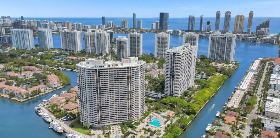 Condo in Aventura, Florida, 3 bedrooms  № 1316062