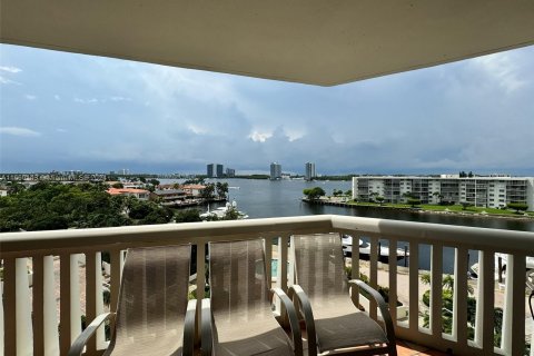 Copropriété à vendre à Aventura, Floride: 3 chambres, 176.51 m2 № 1368771 - photo 2