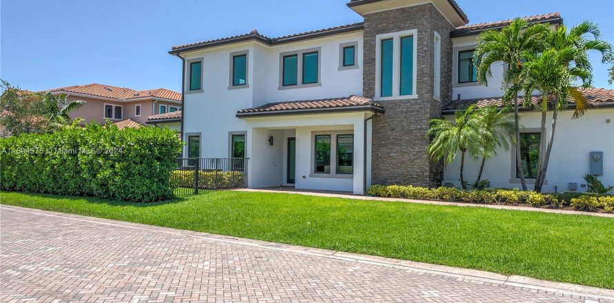 Villa ou maison à Hollywood, Floride 4 chambres, 245.17 m2 № 1187473