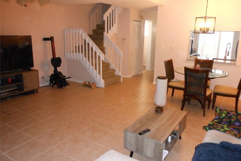 Touwnhouse à vendre à Margate, Floride: 2 chambres, 117.89 m2 № 1102158 - photo 4