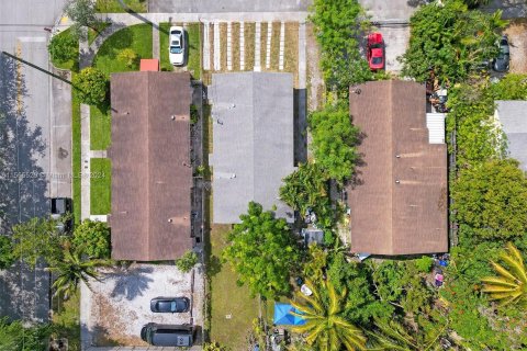 Купить коммерческую недвижимость в Норт-Майами-Бич, Флорида 140.47м2, № 1101782 - фото 6