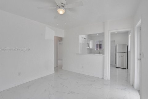 Купить коммерческую недвижимость в Норт-Майами-Бич, Флорида 140.47м2, № 1101782 - фото 23