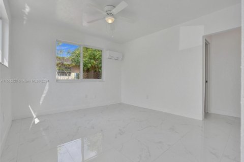 Купить коммерческую недвижимость в Норт-Майами-Бич, Флорида 140.47м2, № 1101782 - фото 20