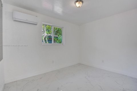 Купить коммерческую недвижимость в Норт-Майами-Бич, Флорида 140.47м2, № 1101782 - фото 12