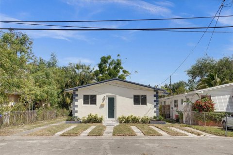 Commercial property in North Miami Beach, Florida 140.47 sq.m. № 1101782 - photo 30