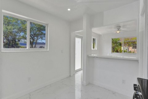 Immobilier commercial à vendre à North Miami Beach, Floride: 140.47 m2 № 1101782 - photo 19