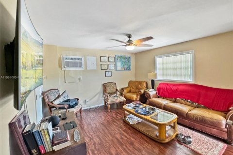 Immobilier commercial à vendre à Pompano Beach, Floride: 183.3 m2 № 1162534 - photo 18