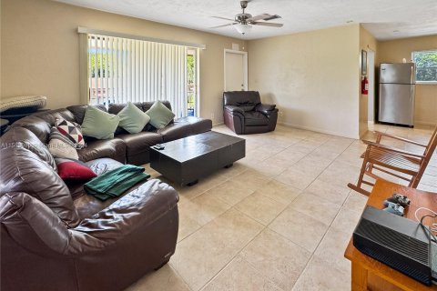Immobilier commercial à vendre à Pompano Beach, Floride: 183.3 m2 № 1162534 - photo 7