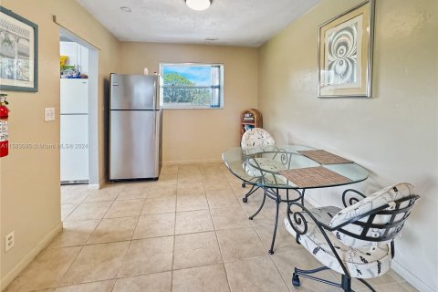 Immobilier commercial à vendre à Pompano Beach, Floride: 183.3 m2 № 1162534 - photo 6