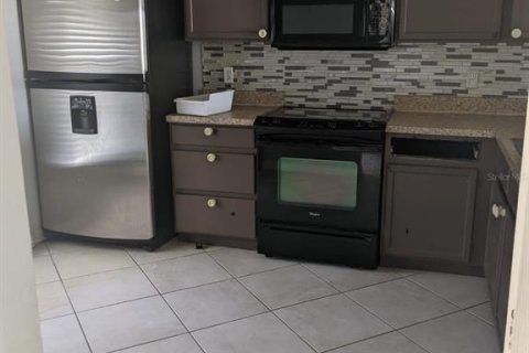 Copropriété à louer à Orlando, Floride: 3 chambres, 107.95 m2 № 1363040 - photo 2