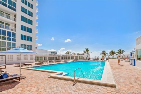 Condominio en venta en Miami Beach, Florida, 52.95 m2 № 1415525 - foto 22