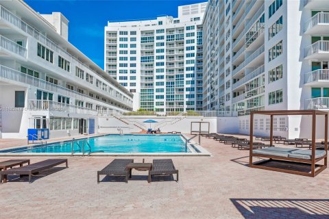 Condominio en venta en Miami Beach, Florida, 52.95 m2 № 1415525 - foto 25