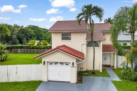 Villa ou maison à vendre à Miami, Floride: 3 chambres, 156.73 m2 № 1315616 - photo 1